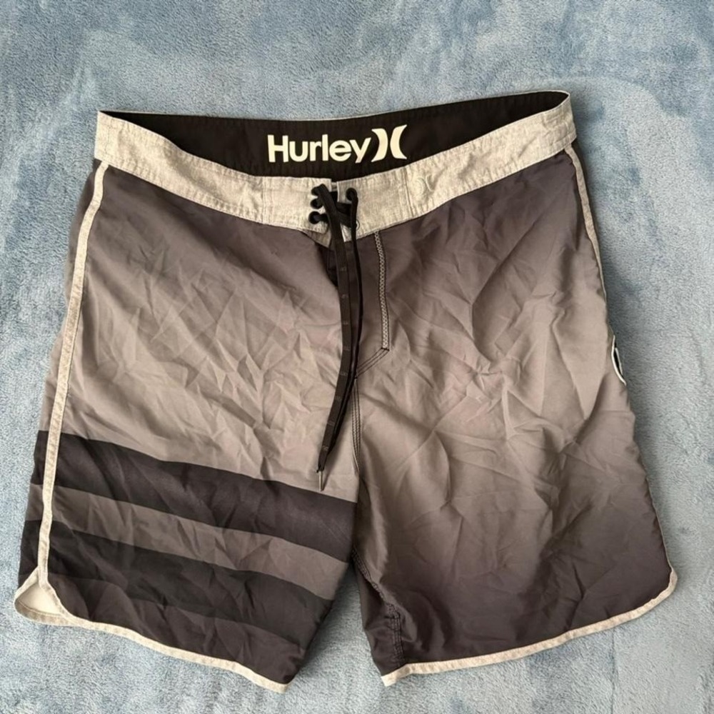 Hurley black + grey board shorts men size 36